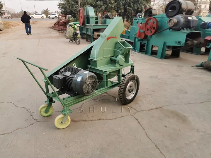wood chipping machine with wheels