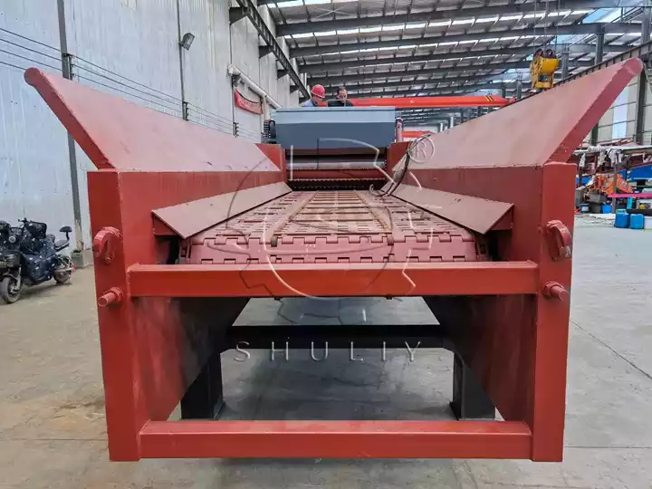 wood recycling and processing machine